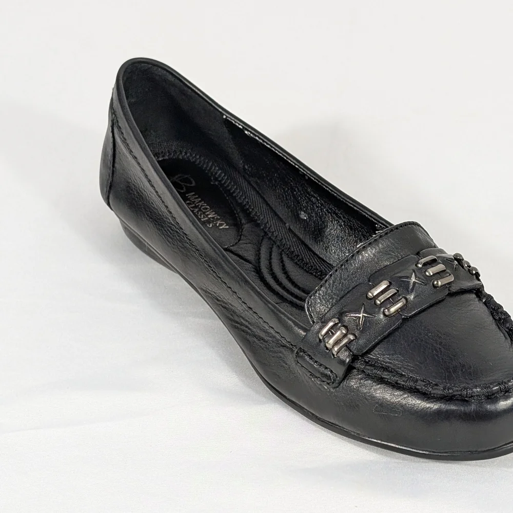 B. Makowsky Classics Women's Black Leather Slip On Loafers Size 7.5M